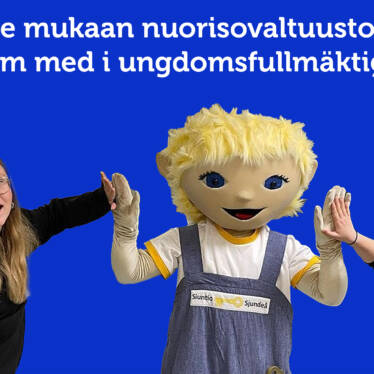 På bilden finns texten Kom med i ungdomsfullmäktige och två flickor gör high five med trollet Sipe.